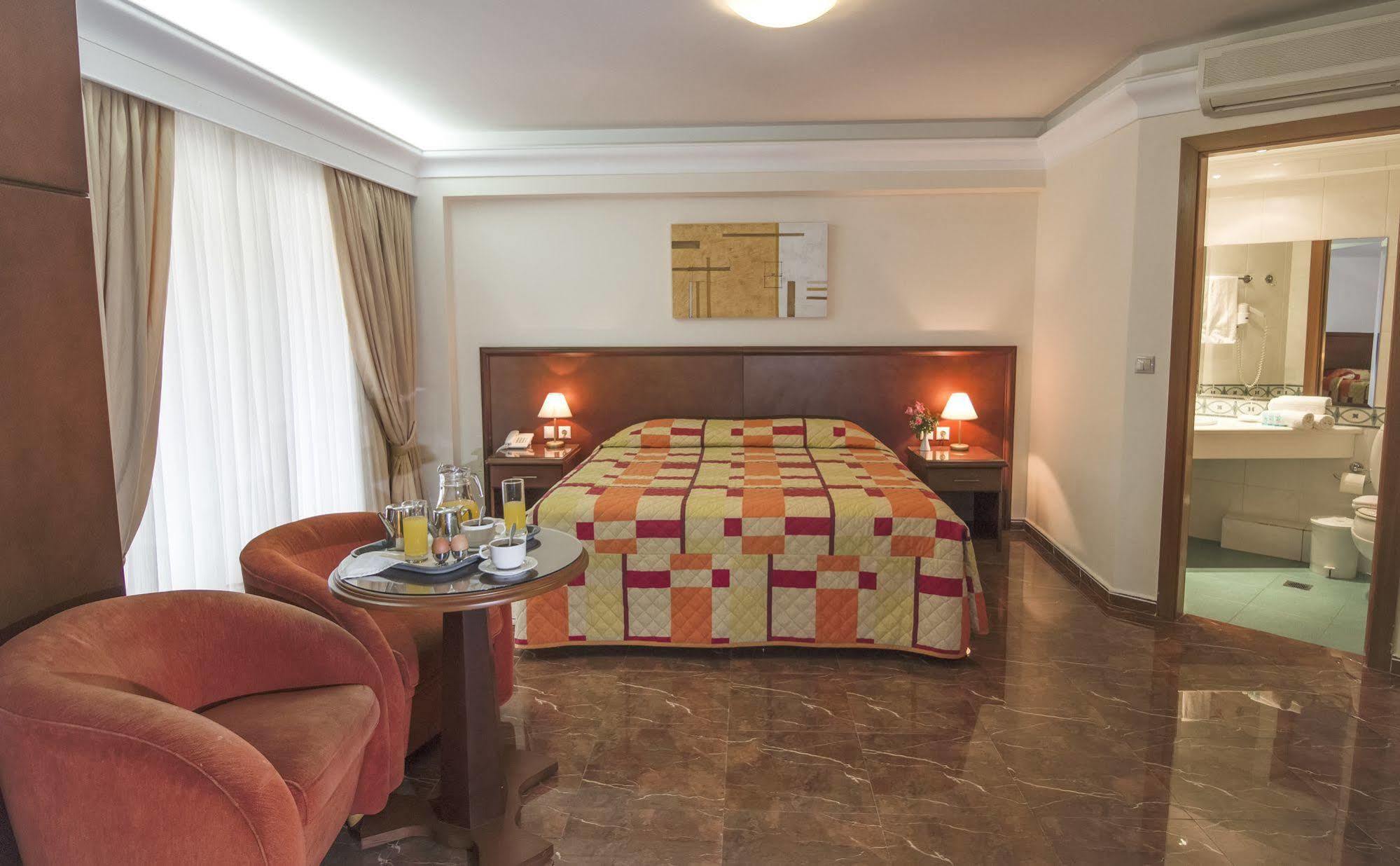 Porto Alegre 3* Каламаки